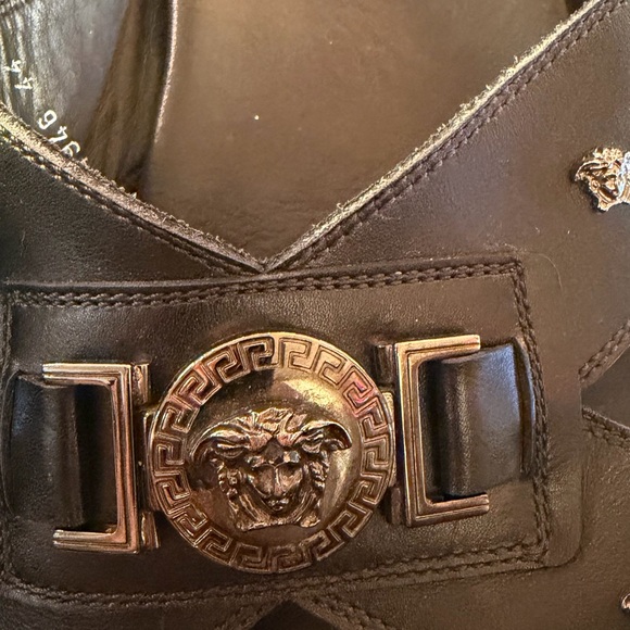Leather sandals Versace Black Leather Slides with Medusa Detail main image 9